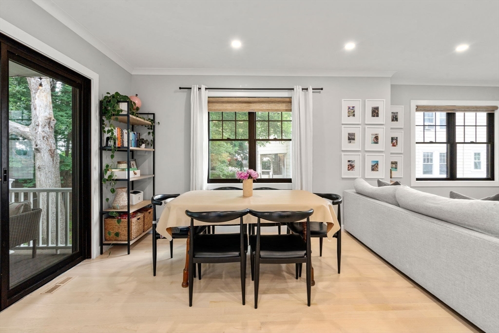 103 Warwick Road, Unit 103 Newton, MA 02465 - Photo 18 of 38