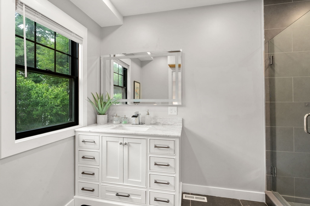 103 Warwick Road, Unit 103 Newton, MA 02465 - Photo 24 of 38