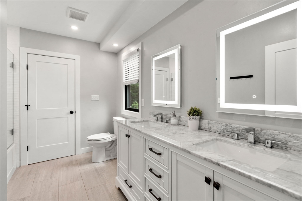 103 Warwick Road, Unit 103 Newton, MA 02465 - Photo 29 of 38