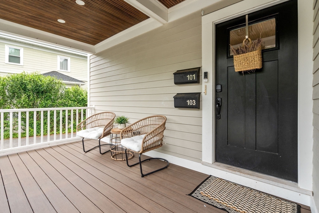 103 Warwick Road, Unit 103 Newton, MA 02465 - Photo 4 of 38