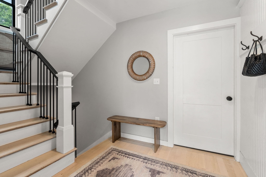 103 Warwick Road, Unit 103 Newton, MA 02465 - Photo 5 of 38