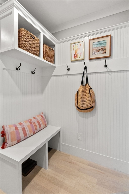 103 Warwick Road, Unit 103 Newton, MA 02465 - Photo 6 of 38