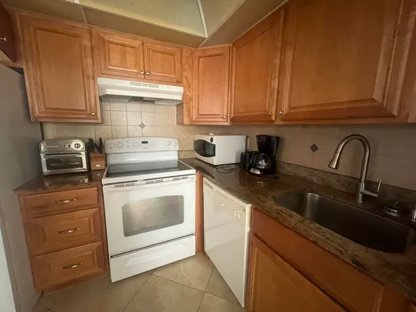 $1,475 | 15 Brittany A, Unit 15, Delray Beach, FL 33446