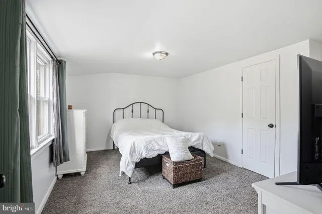 $350,000 | 643 Blue Bell Road, Williamstown, NJ 08094