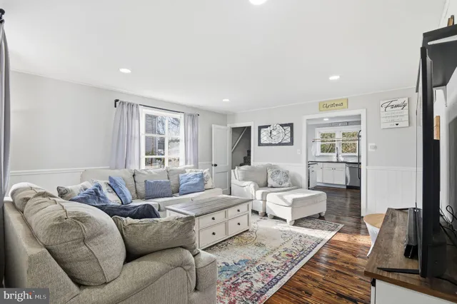 $350,000 | 643 Blue Bell Road, Williamstown, NJ 08094