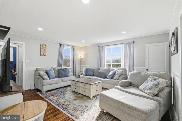 $350,000 | 643 Blue Bell Road, Williamstown, NJ 08094