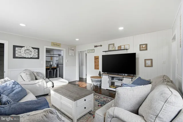 $350,000 | 643 Blue Bell Road, Williamstown, NJ 08094