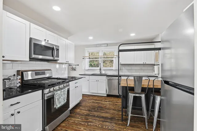 $350,000 | 643 Blue Bell Road, Williamstown, NJ 08094