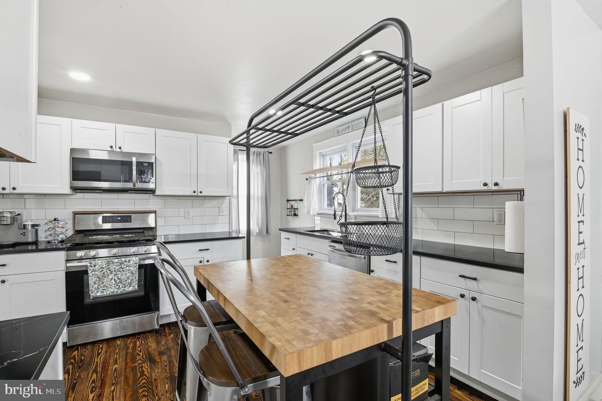 643 Blue Bell Road Williamstown, NJ 08094 - Photo 10 of 32 Kitchen