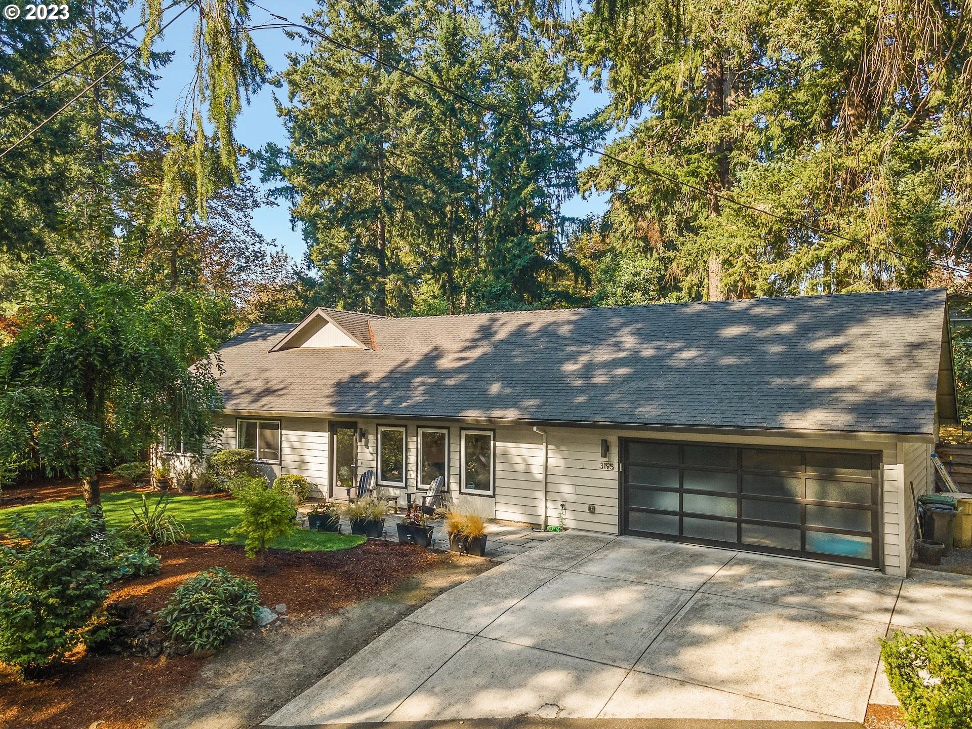 3195 Edgemont Road Lake Oswego, OR 97034 - Photo 1 of 32 Gallery Image 1