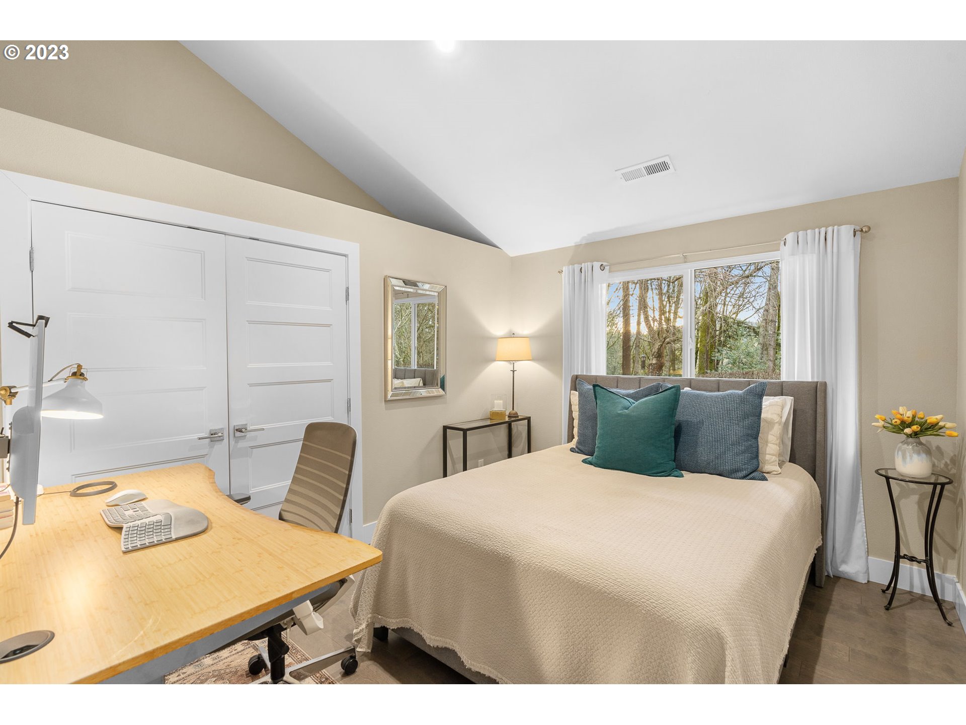 3195 Edgemont Road Lake Oswego, OR 97034 - Photo 20 of 32 Gallery Image 20
