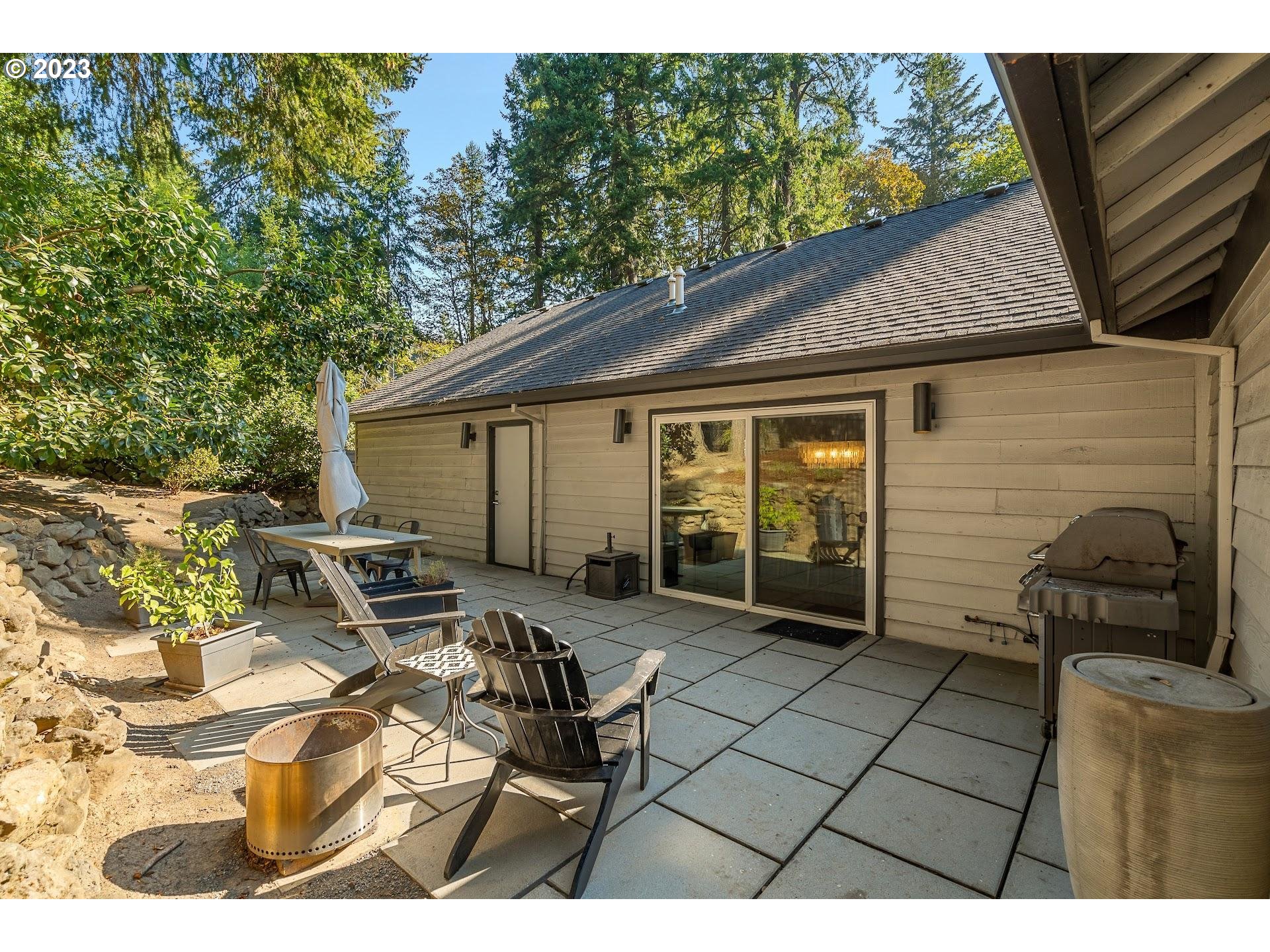 3195 Edgemont Road Lake Oswego, OR 97034 - Photo 27 of 32 Gallery Image 27