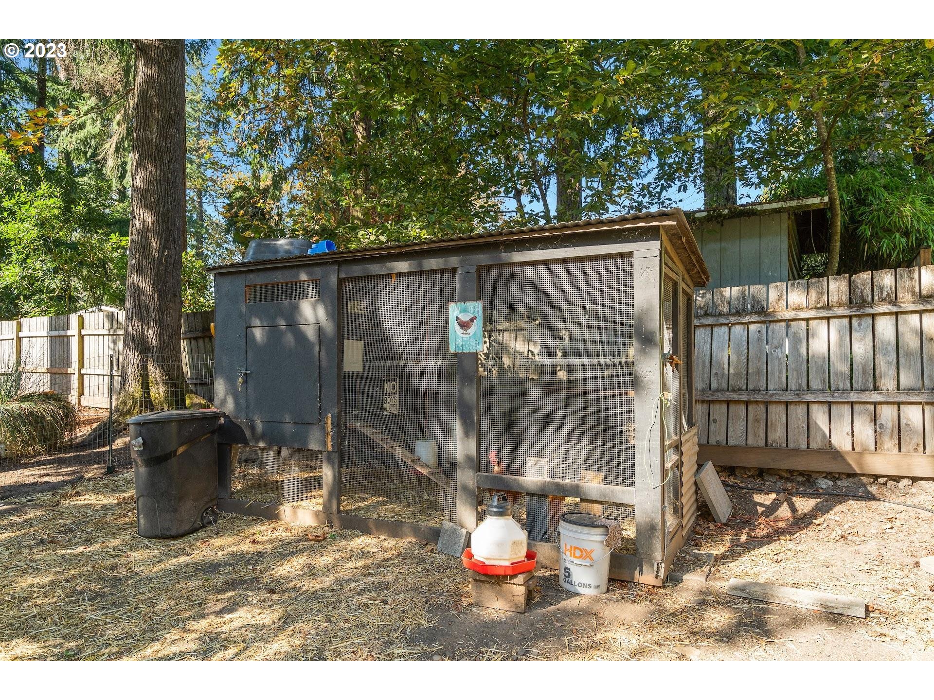 3195 Edgemont Road Lake Oswego, OR 97034 - Photo 28 of 32 Gallery Image 28