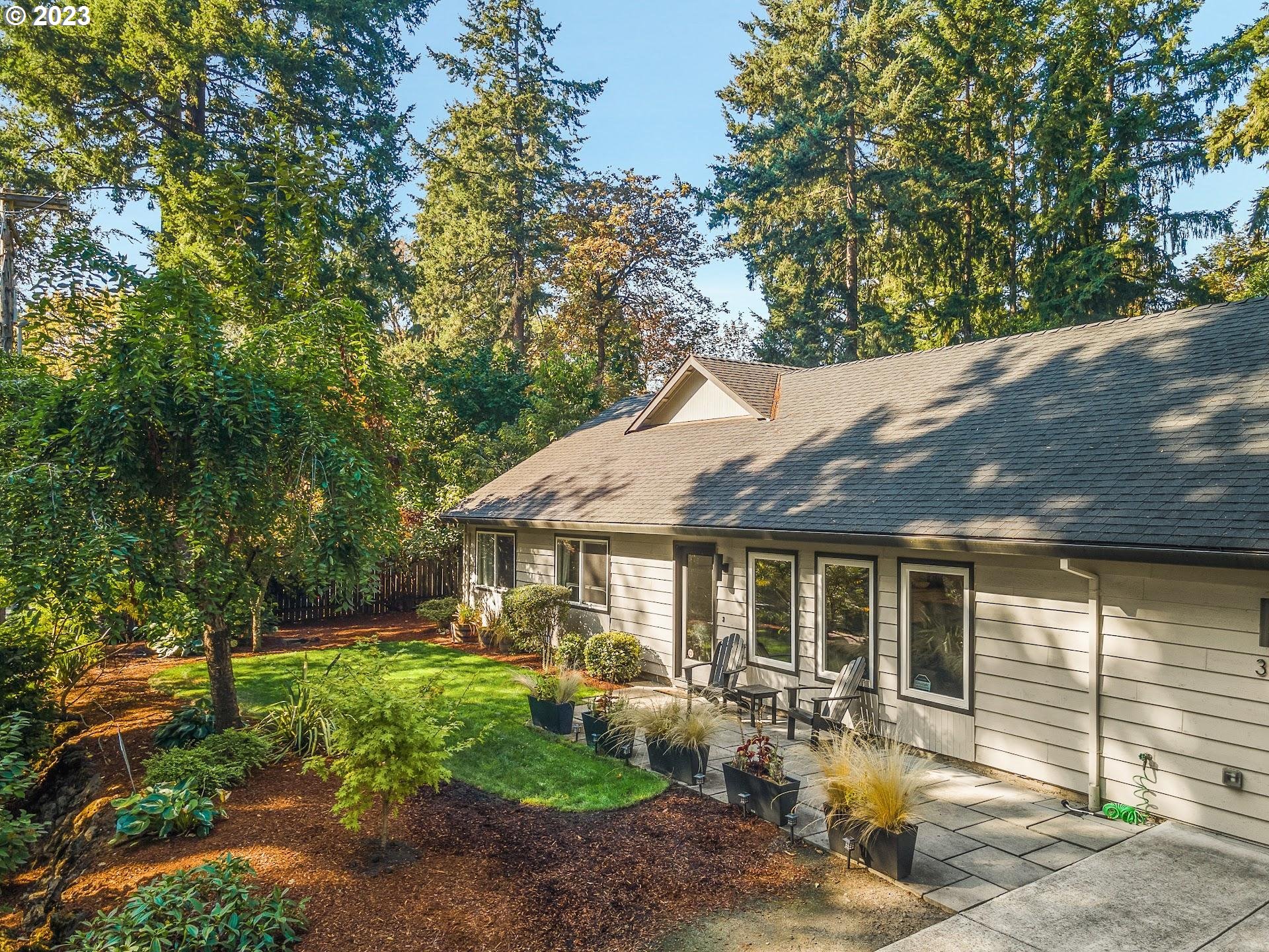 3195 Edgemont Road Lake Oswego, OR 97034 - Photo 3 of 32 Gallery Image 3
