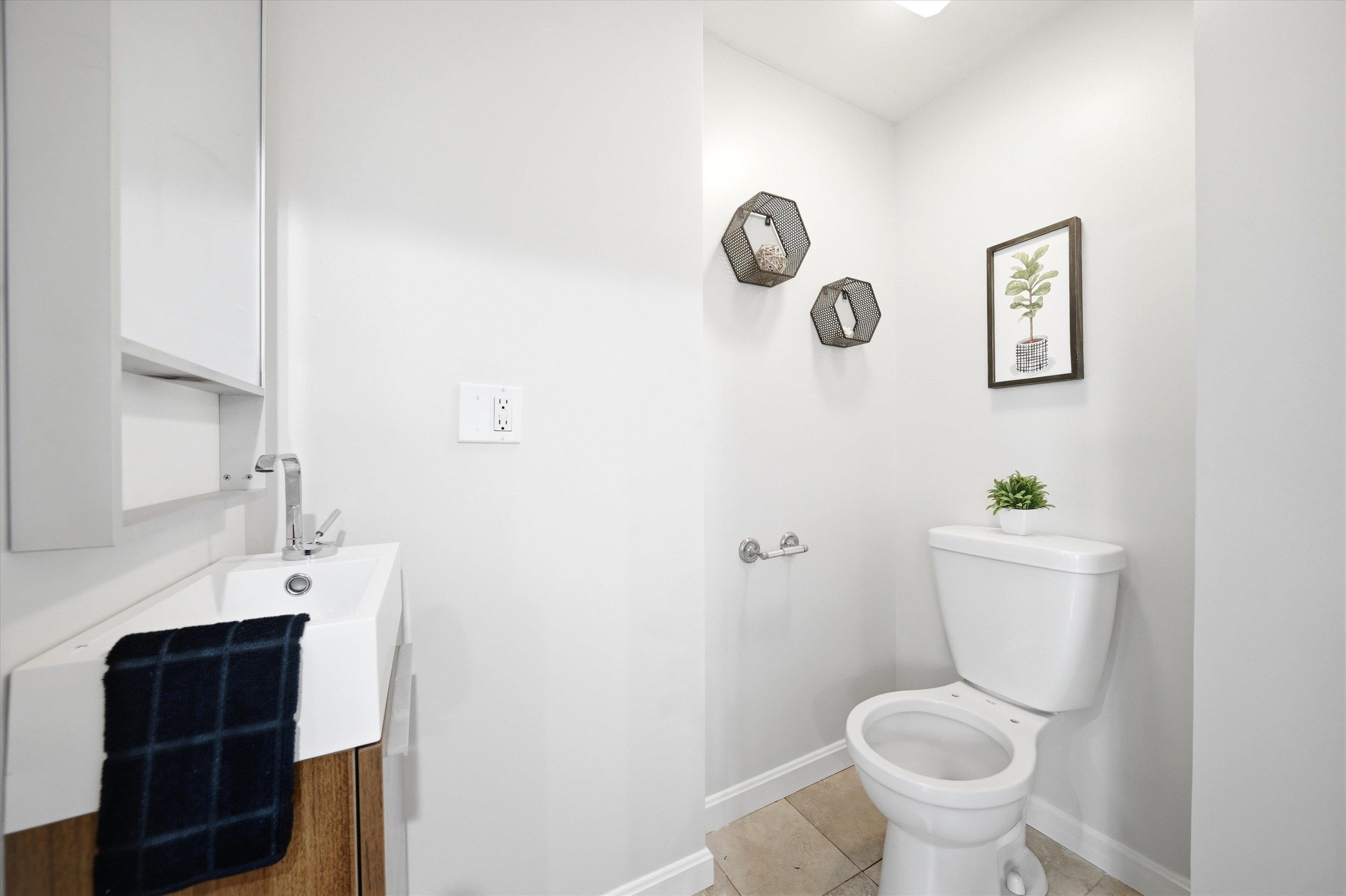 107 Franklin St Extension, Unit 7 Derry, NH 03038 - Photo 27 of 35