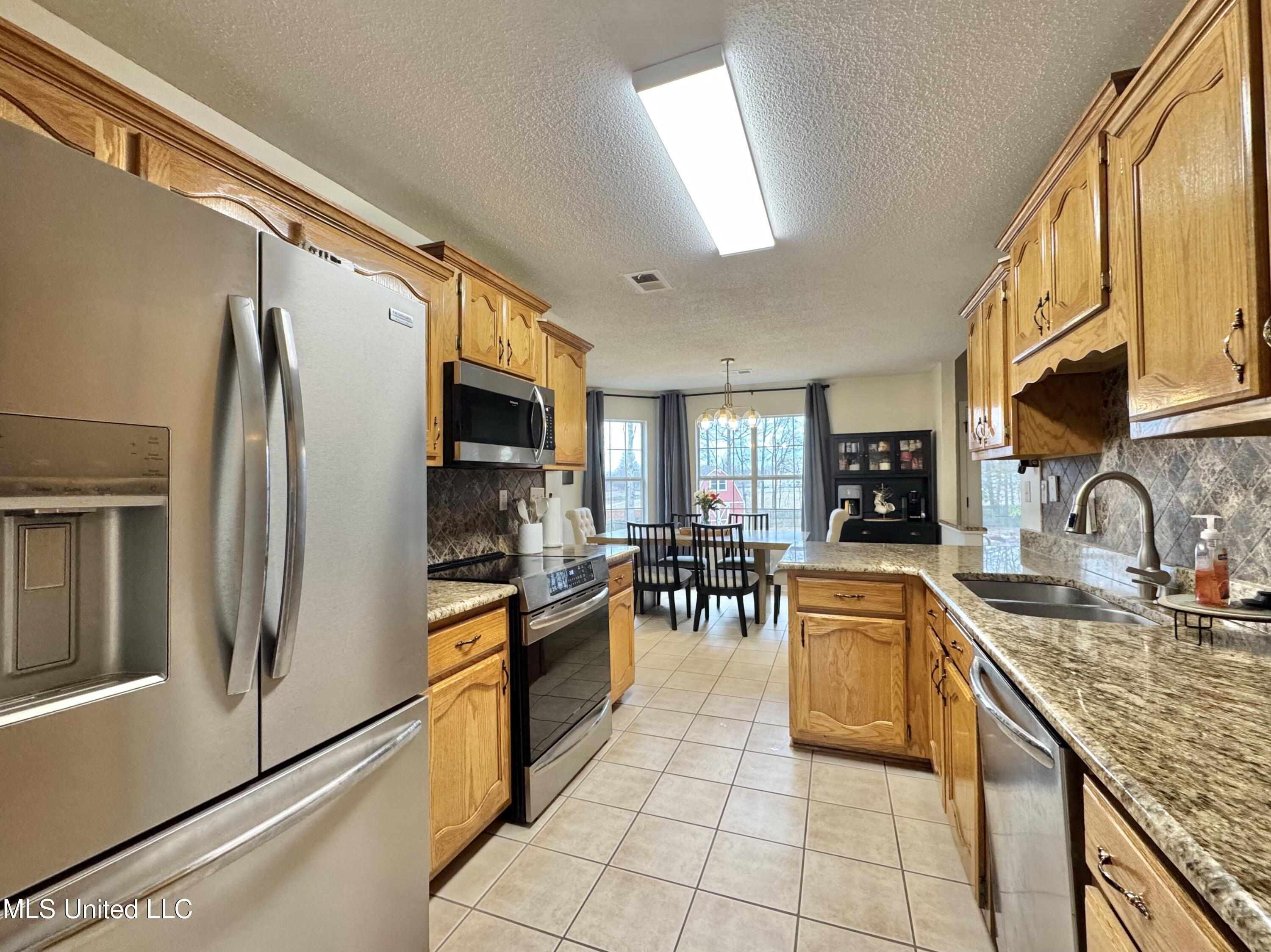 5608 Marlin Place Olive Branch, MS 38654 - Photo 11 of 48 IMG_5345