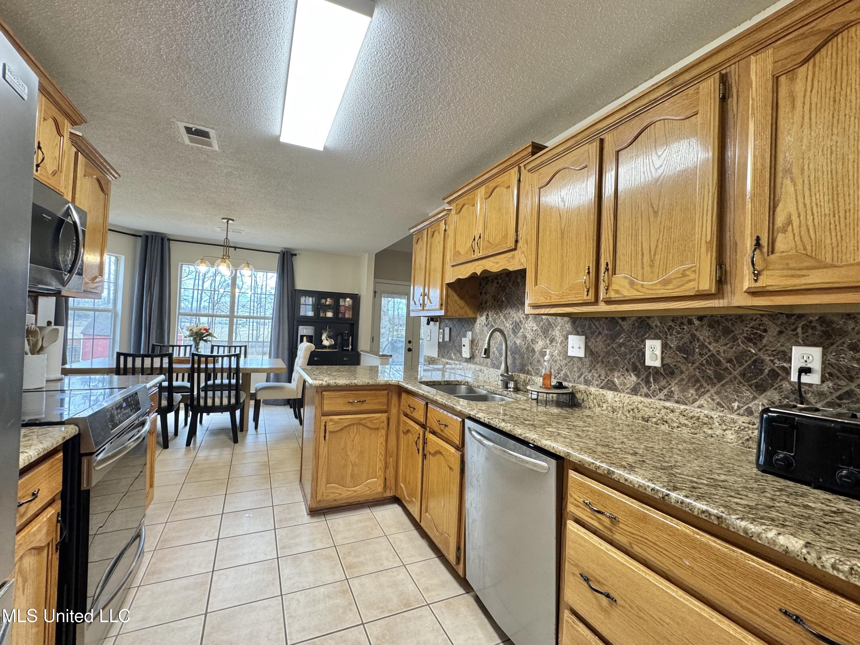 5608 Marlin Place Olive Branch, MS 38654 - Photo 12 of 48 IMG_5346
