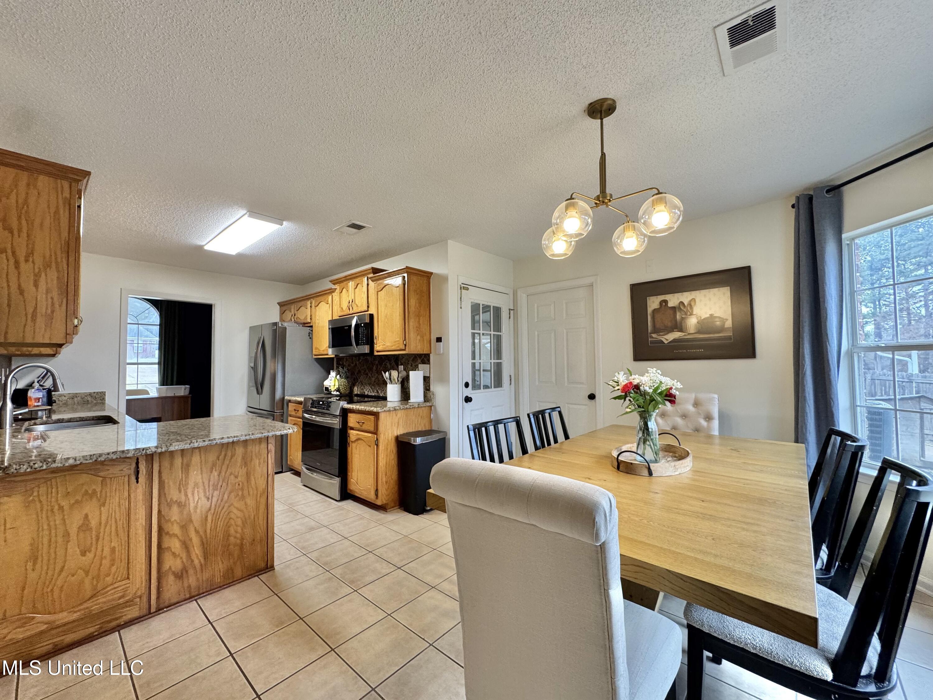 5608 Marlin Place Olive Branch, MS 38654 - Photo 13 of 48 IMG_5352
