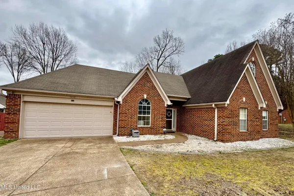 $379,900 | 5608 Marlin Place, Olive Branch, MS 38654
