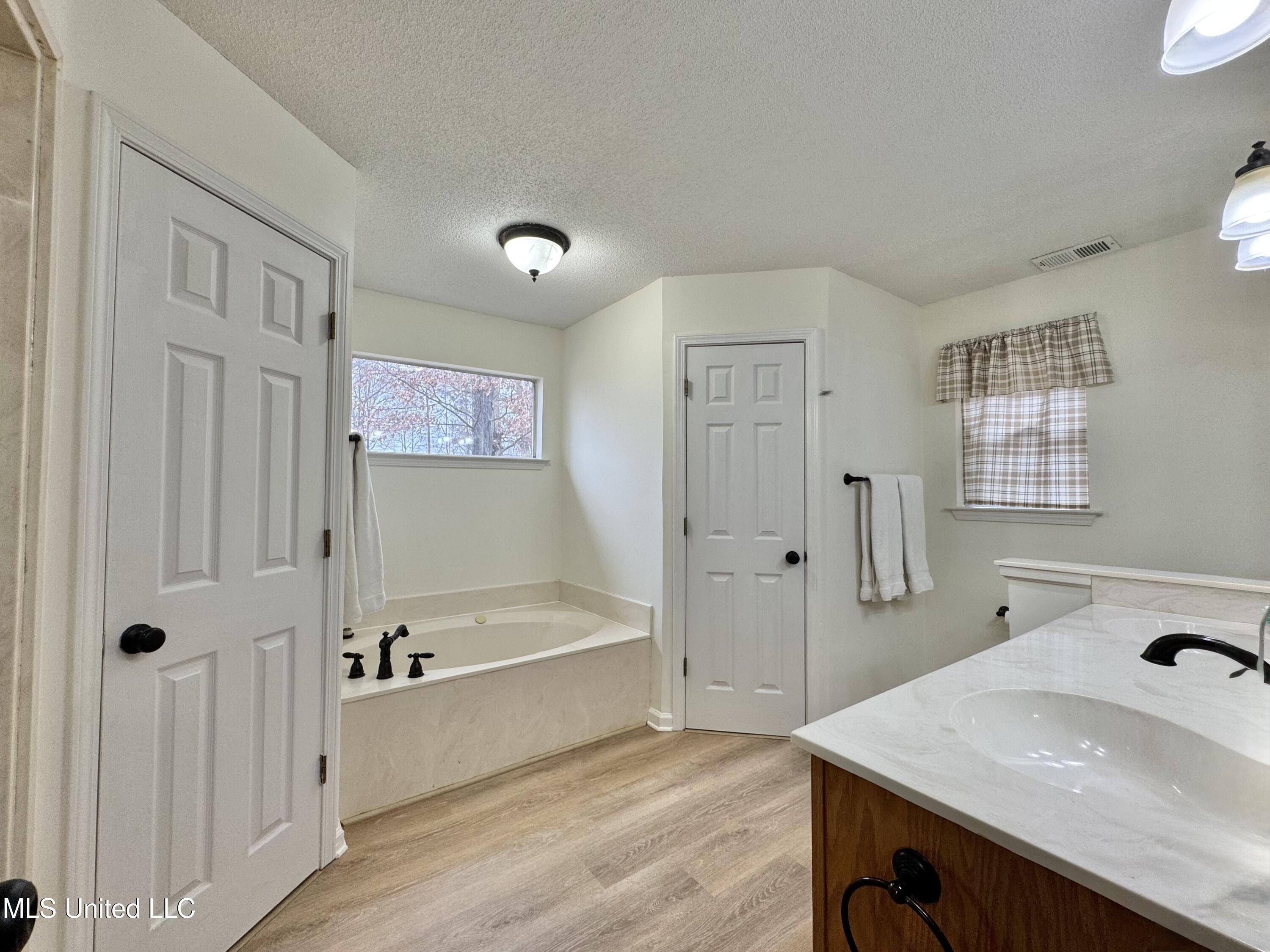 5608 Marlin Place Olive Branch, MS 38654 - Photo 24 of 48 IMG_5374
