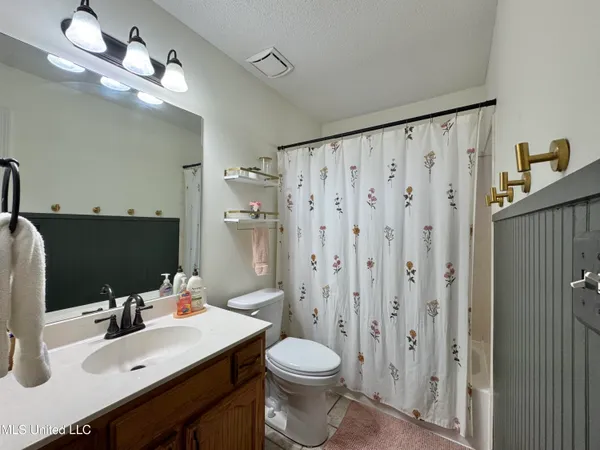 $379,900 | 5608 Marlin Place, Olive Branch, MS 38654