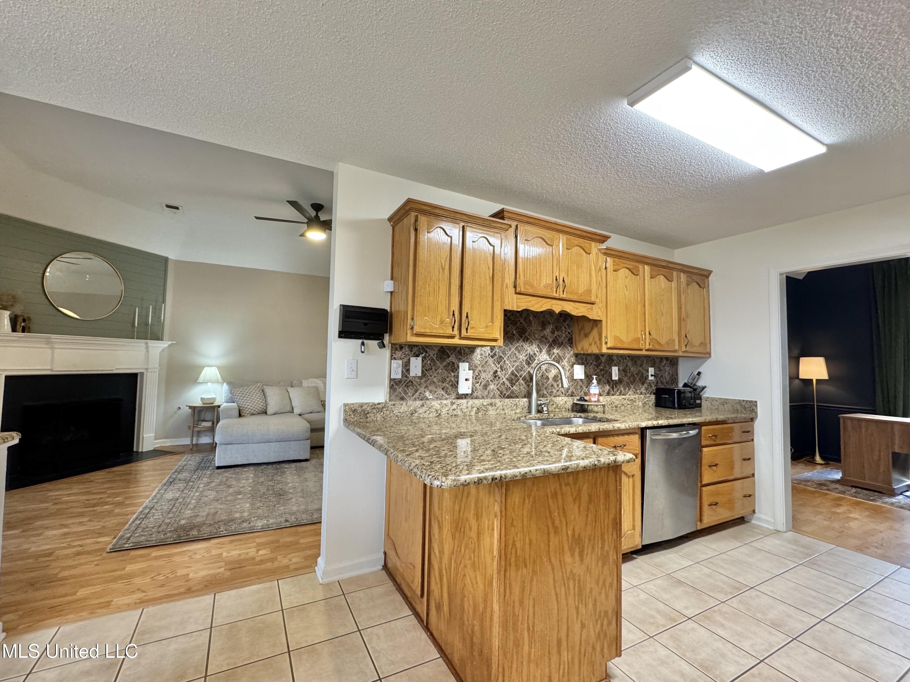 5608 Marlin Place Olive Branch, MS 38654 - Photo 9 of 48 IMG_5349