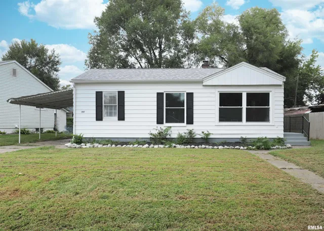 $85,000 | 955 24th Avenue, Rock Island, IL 61201