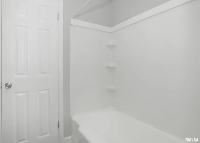 $85,000 | 955 24th Avenue, Rock Island, IL 61201