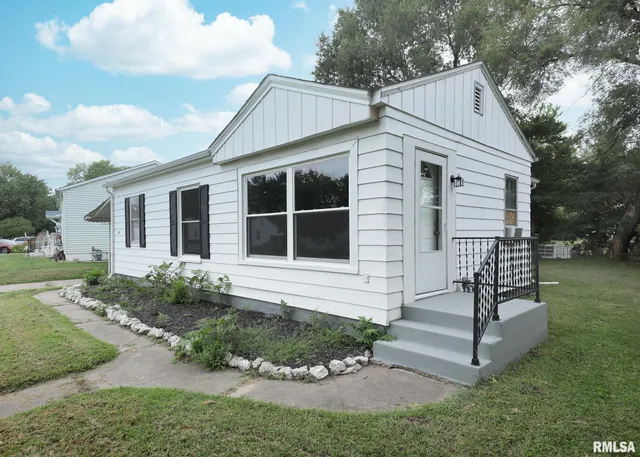 $85,000 | 955 24th Avenue, Rock Island, IL 61201