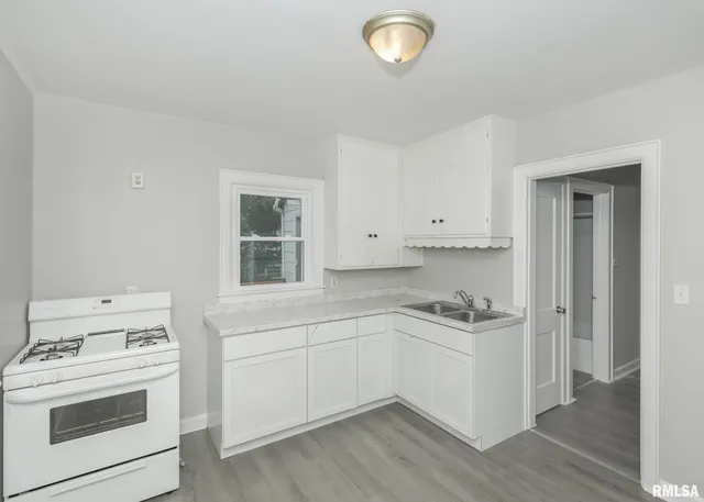 $85,000 | 955 24th Avenue, Rock Island, IL 61201