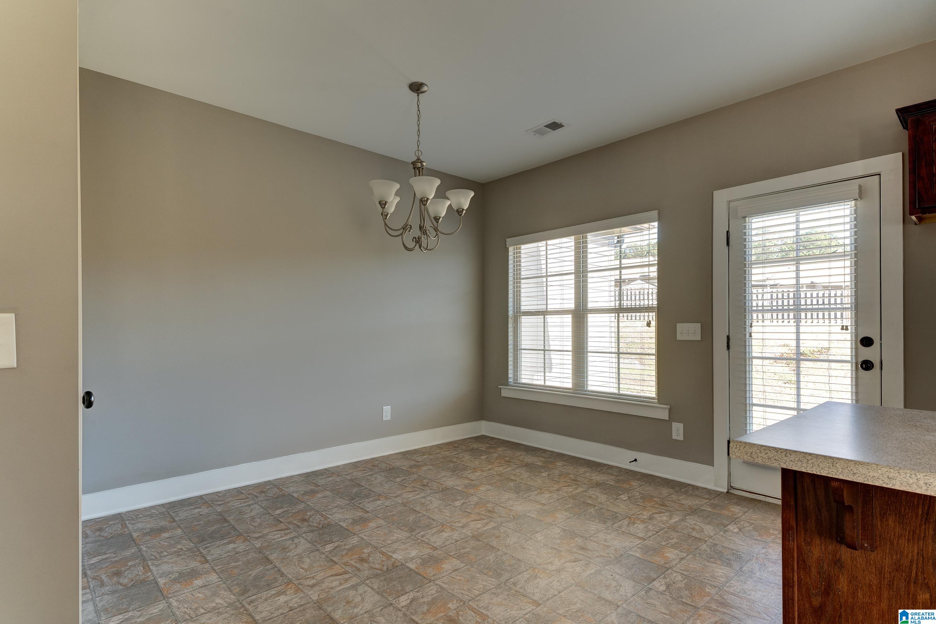 4383 Ridgemont Circle Birmingham, AL 35244 - Photo 8 of 25 Gallery Image 8