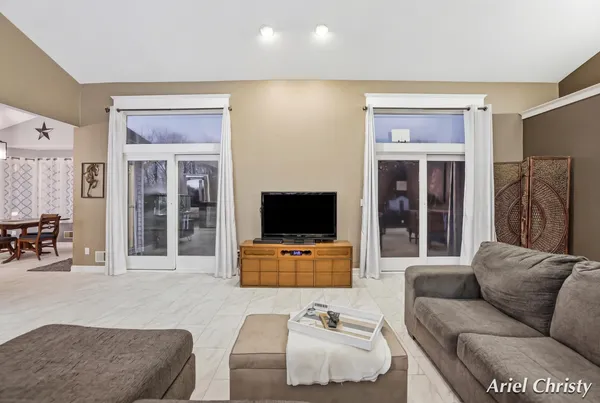 $1,500,000 | 3700 8th Avenue, Hudsonville, MI 49426