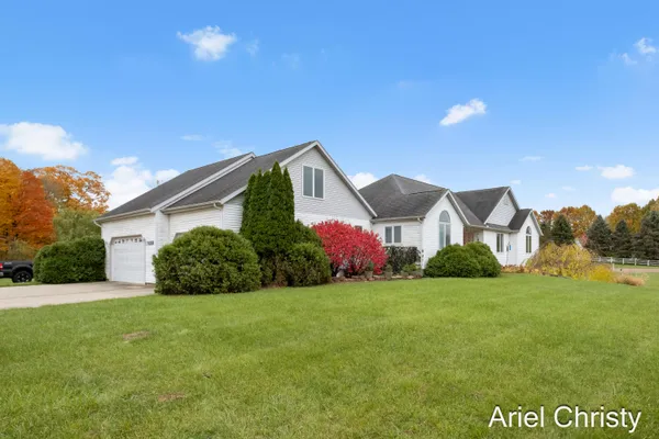 $1,500,000 | 3700 8th Avenue, Hudsonville, MI 49426
