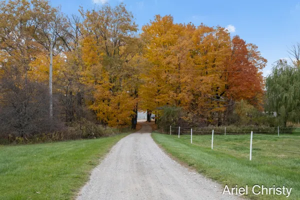 $1,500,000 | 3700 8th Avenue, Hudsonville, MI 49426