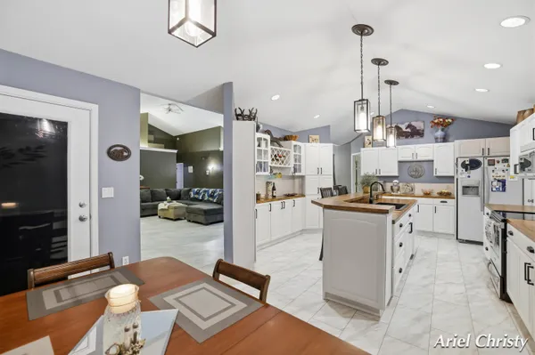 $1,500,000 | 3700 8th Avenue, Hudsonville, MI 49426