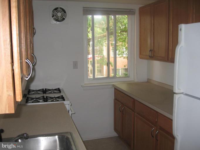 2636 Wade Road Southeast, Unit 11 Washington, DC 20020 - Photo 3 of 9 Kitchen