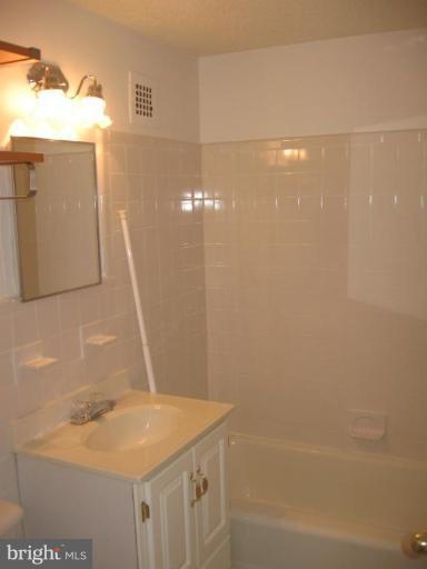2636 Wade Road Southeast, Unit 11 Washington, DC 20020 - Photo 4 of 9 Bath #1