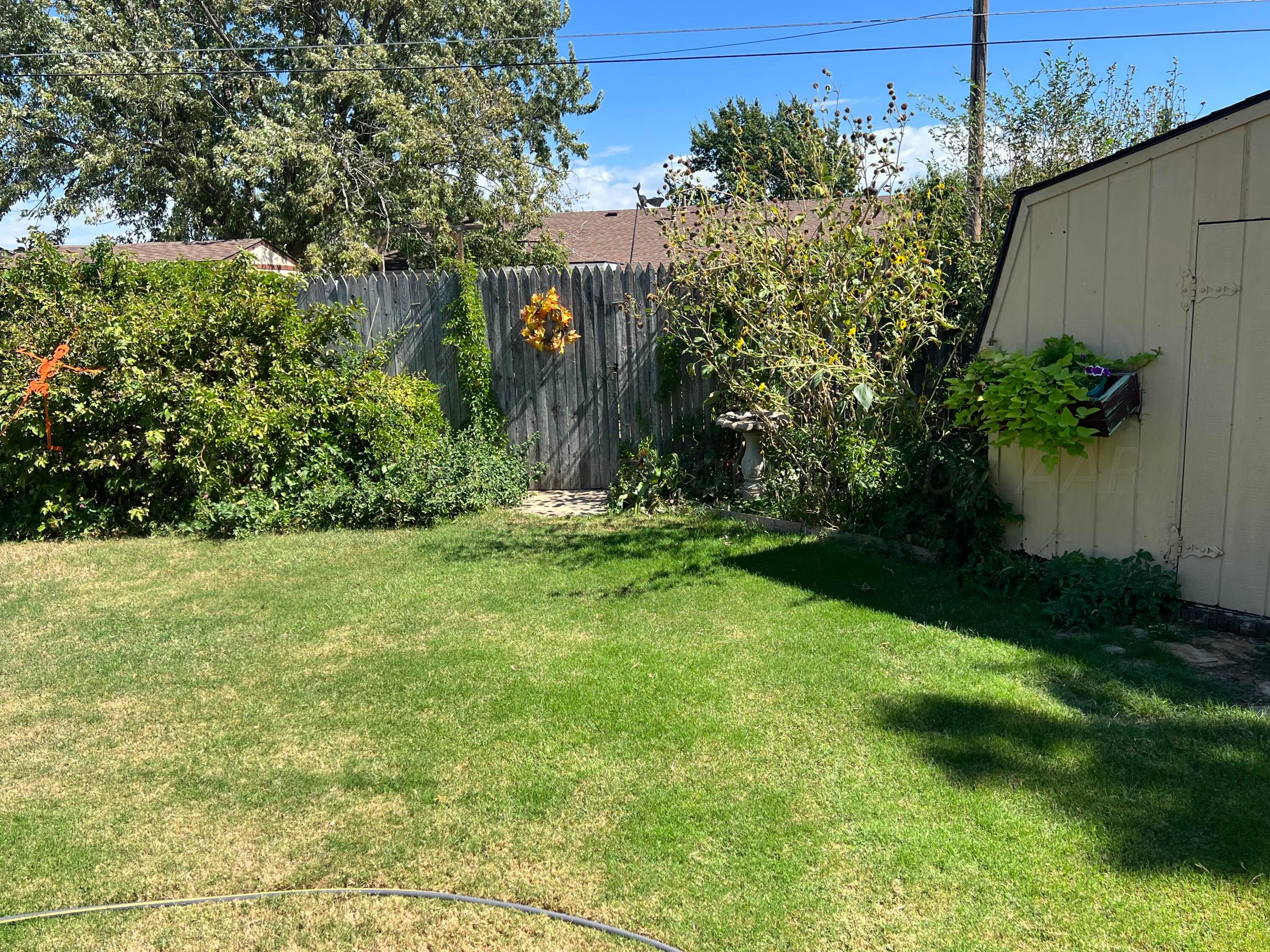 1505 Pellinore Street Borger, TX 79007 - Photo 64 of 73 a view of a back yard