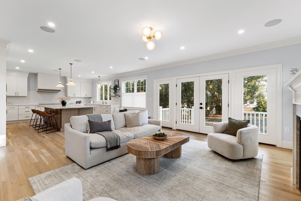 45 Webster Road Lexington, MA 02421 - Photo 4 of 42