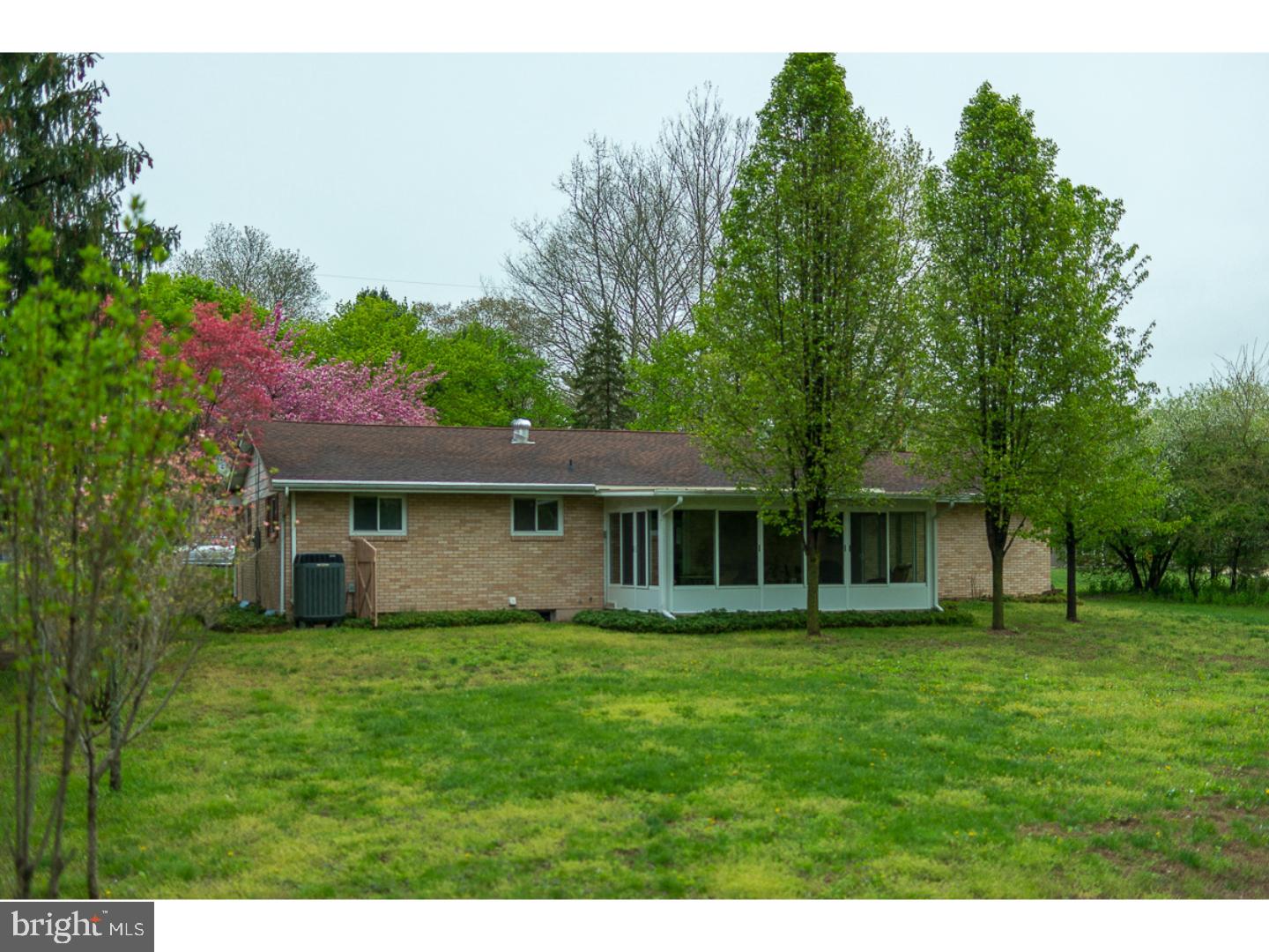 927 Fairmont Road Riegelsville, PA 18077 - Photo 15 of 17 Exterior Back
