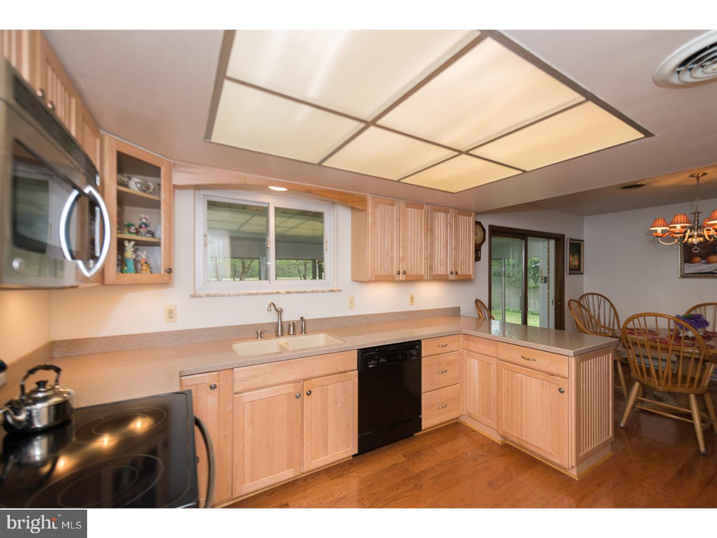 927 Fairmont Road Riegelsville, PA 18077 - Photo 4 of 17 Kitchen