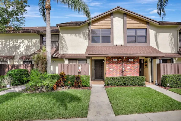 $2,550 | 4615 Carambola Circle South, Unit S 27232, Pompano Beach, FL 33066