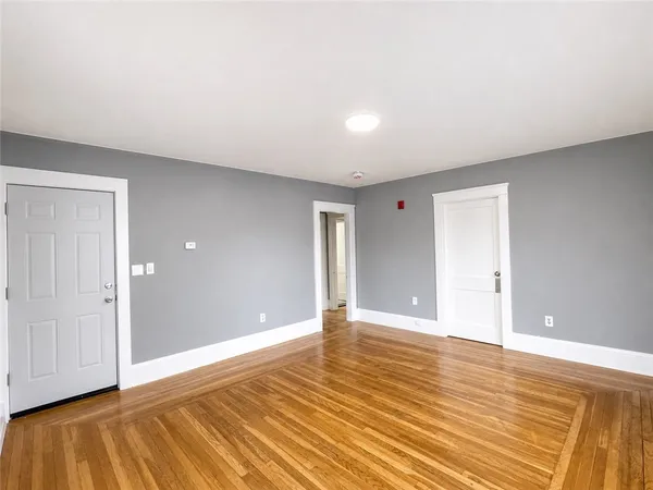 $1,800 | 1003 Atwells Avenue, Unit 2, Providence, RI 02909