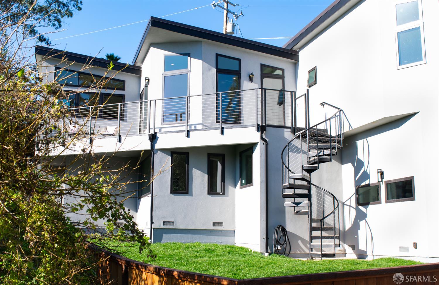 882 Stetson Street Moss Beach, CA 94038 - Photo 2 of 31