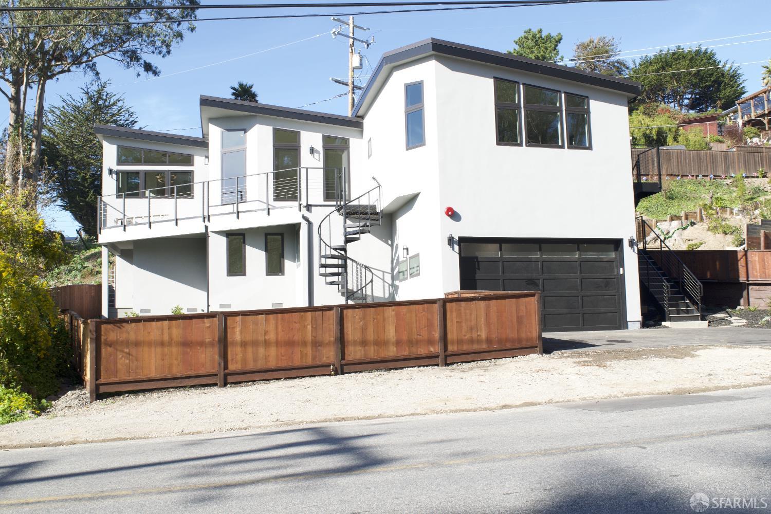 882 Stetson Street Moss Beach, CA 94038 - Photo 4 of 31