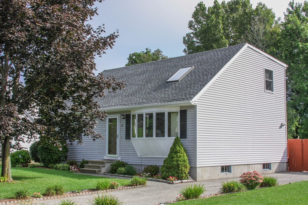 31 Winterset Drive Springfield, MA 01129 - Photo 1 of 30 Gallery Image 1