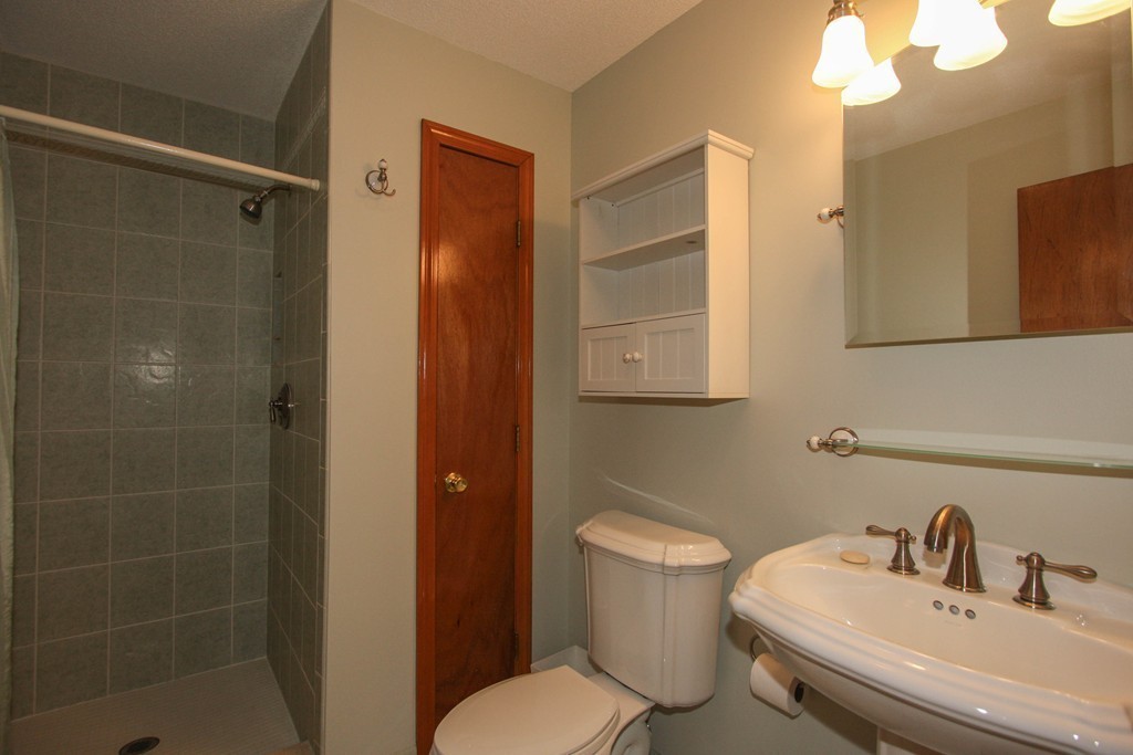31 Winterset Drive Springfield, MA 01129 - Photo 18 of 30 Gallery Image 18