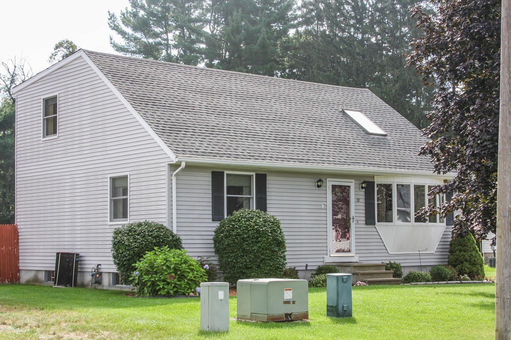 31 Winterset Drive Springfield, MA 01129 - Photo 2 of 30 Gallery Image 2