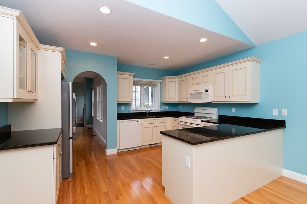 20 Prestwick Road, Unit 20 Bourne, MA 02532 - Photo 5 of 31