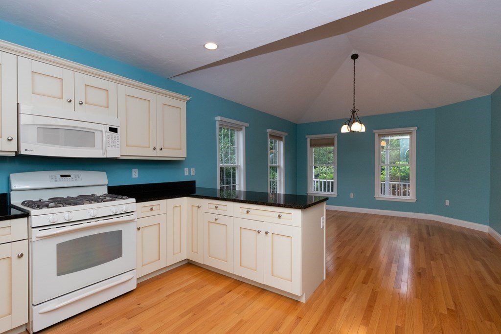 20 Prestwick Road, Unit 20 Bourne, MA 02532 - Photo 8 of 31